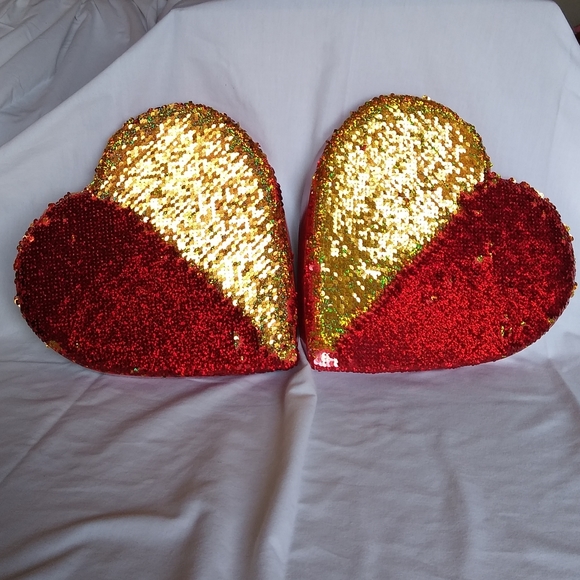 Metallic Red and Gold Sequins Heart Shape Wall Decor Set of 2 - Picture 7 of 8
